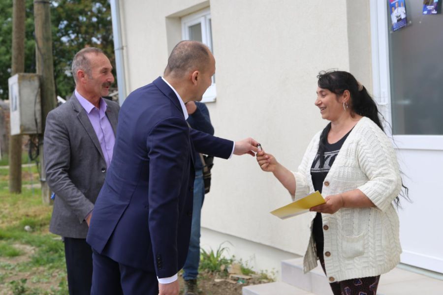 Uz pomoć EU izgrađeno 58 novih kuća u romskom naselju u Dardi, uskoro završetak još 29 kuća