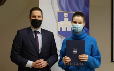 Gradonačelnik Radić dodijelio 84 stipendije za učenike i studente s područja Osijeka