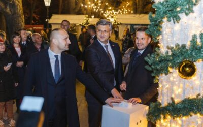Premijer Plenković obišao Kaleidoskop i otvorio osječko Adventiranje