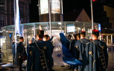 Uz pjesmu ”Moj Osijek” gradonačelnik podigao gradski stijeg