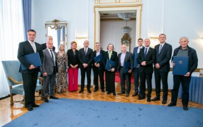 Povodom Dana Osječko-baranjske županije župan Ivan Anušić uručio javna priznanja